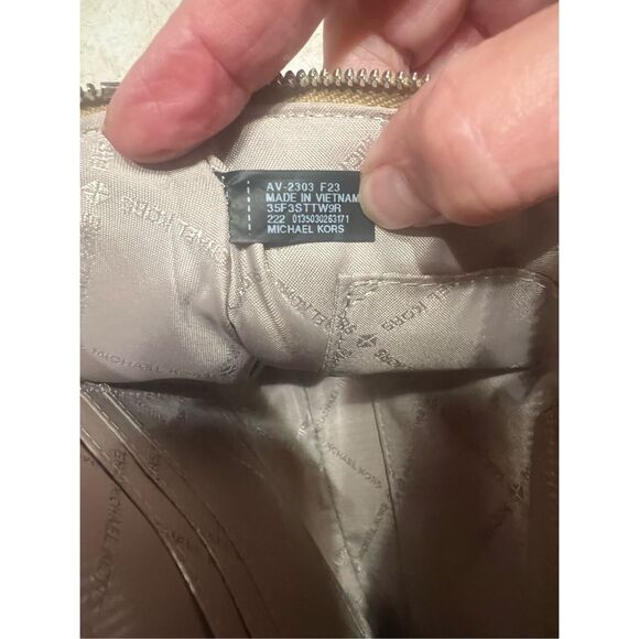 MICHAEL KORS JET SET ITEM LARGE 2 IN 1 CARD CASE WRISTLET CLUTCH MK CAMEL - Picture 9 of 9